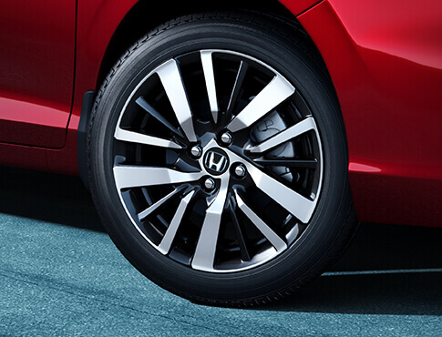 New Honda City e:HEV Exterior -  New Dual Tone Black Painted Diamond Cut R16 Alloy Wheel